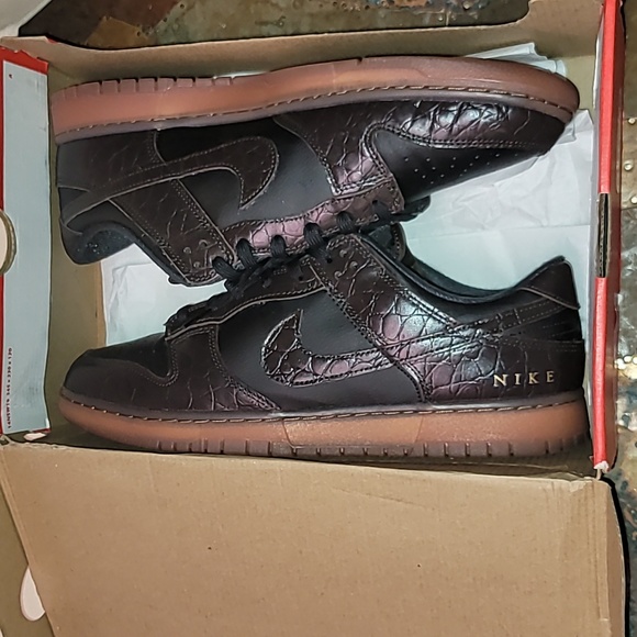 Nike Dunk Low. Velvet Brown. Worn twice. With OG BOX. Men's size 13. - Picture 9 of 16